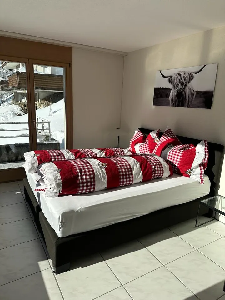 Ferienhaus Engelberg – Schlafzimmer mit Doppelbett
