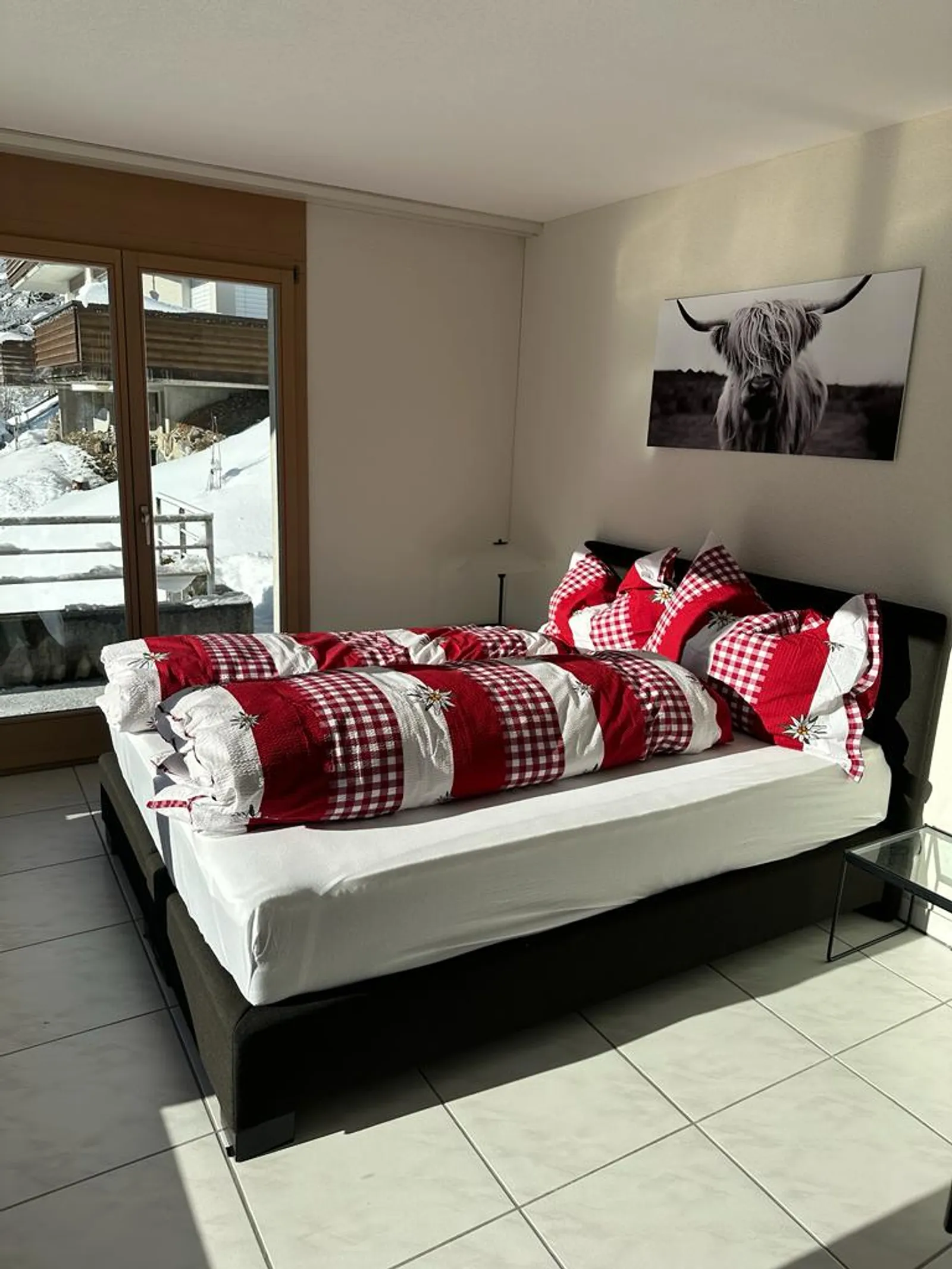 Ferienhaus Engelberg – Schlafzimmer mit Doppelbett