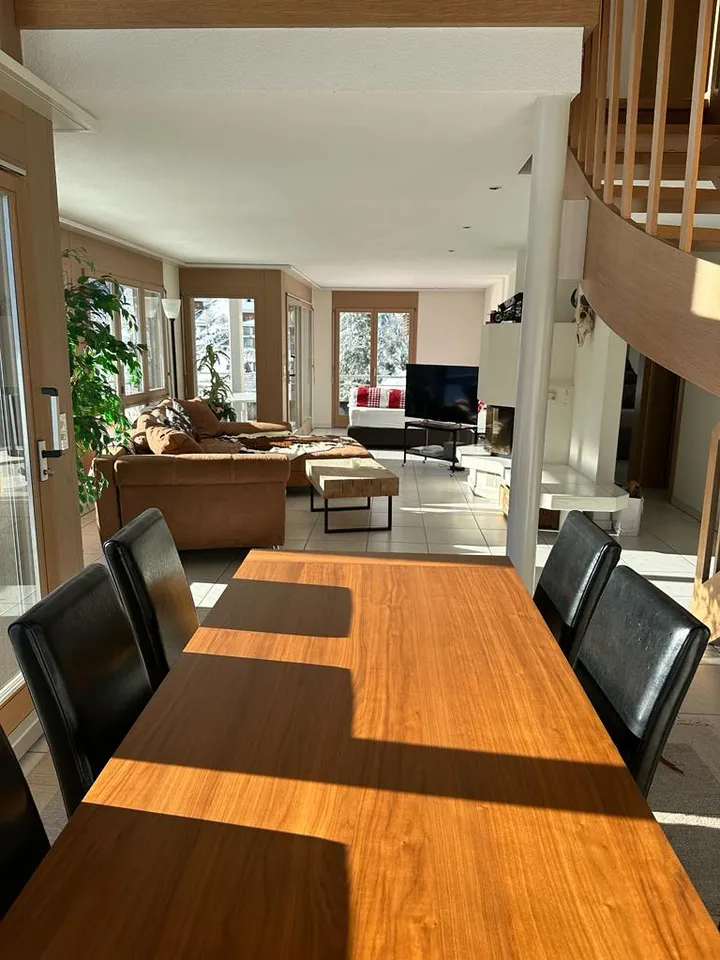 Ferienhaus Engelberg – Essbereich am Fenster