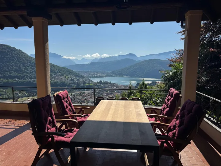 Ferienhaus Ponte Tresa – Terrasse mit Seesicht